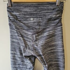 Lululemon Size 6 Align Crop In Mini Space Dye Herringbone Heathered Black/white